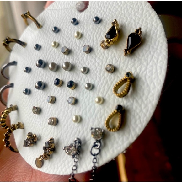 Free people pairs of earrings new with tags - Picture 3 of 6